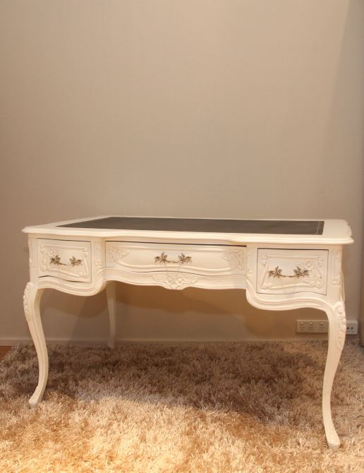 "French" Partner Desk